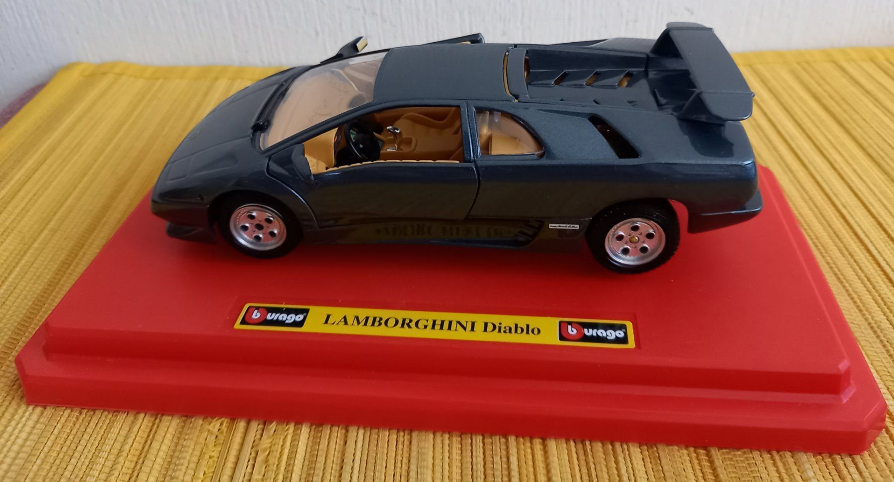 Bburago Modellautos: BBURAGO Lamborghini Diablo – Neu und originalverpackt aus Binningen von mar_2jlr