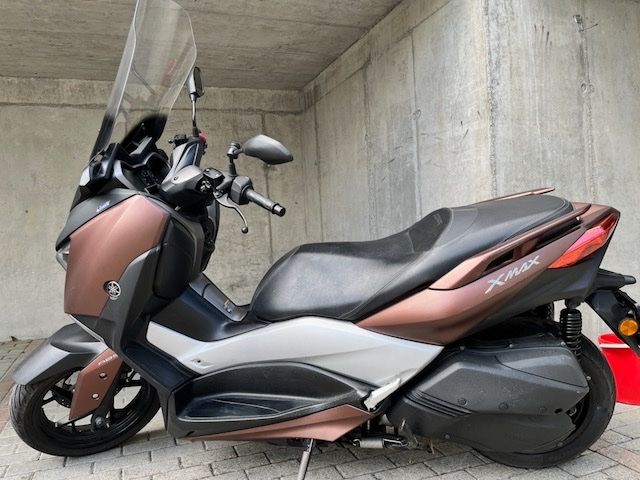 Yamaha Scooter: Grossroller Yamaha Xmax300, Marsrot – Usato da Jegenstorf venduto da Csj 1