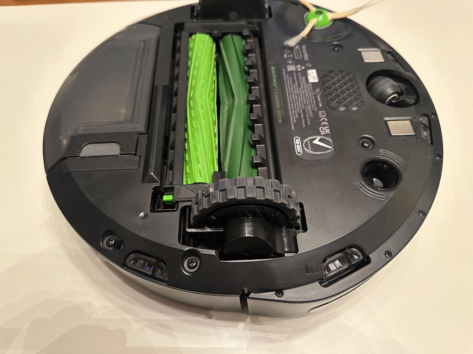 Irobot Staubsauger & Zubehör: IRobot Roomba I7 – Gebraucht aus Luzern von  8