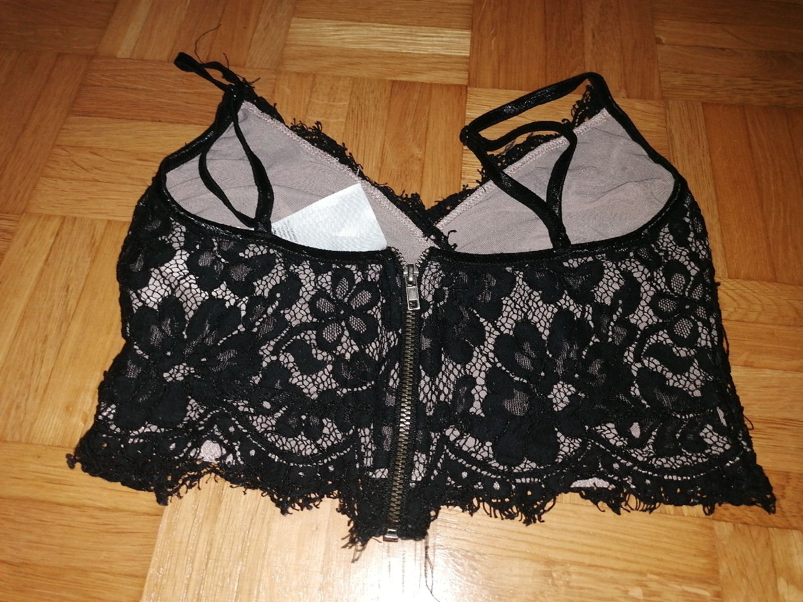 Tops: Schwarzes Spitzen Top – Gebraucht aus Dübendorf von an_nk8z 1