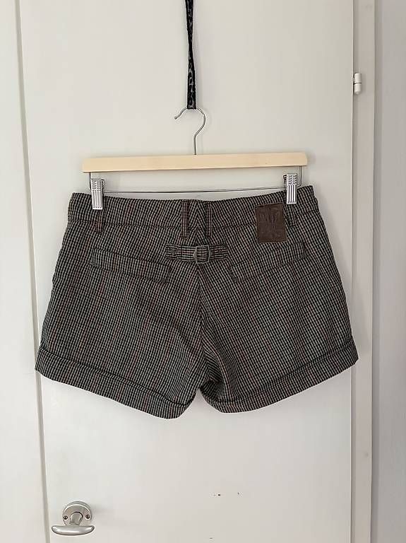 Pantaloni: NILE Shorts Gr. S – Usato da Wittenbach venduto da Lenitalasirena 1