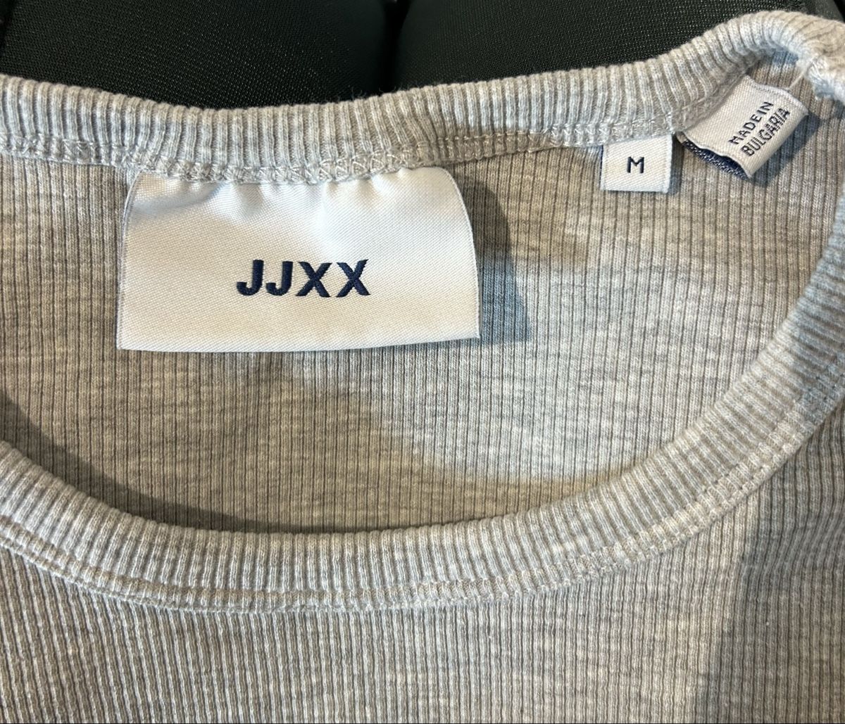 T-Shirts: graues longsleeve – Gebraucht aus Schmitten FR von let_k9yc 2