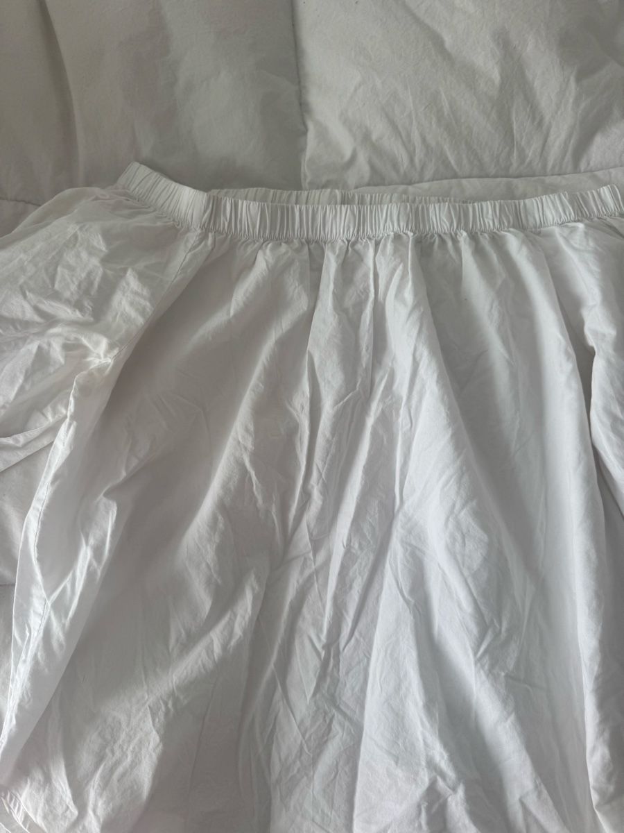 Tops: Haut épaules nues blanc taille M  – D'occasion à Genève par lejardindesvetements 1