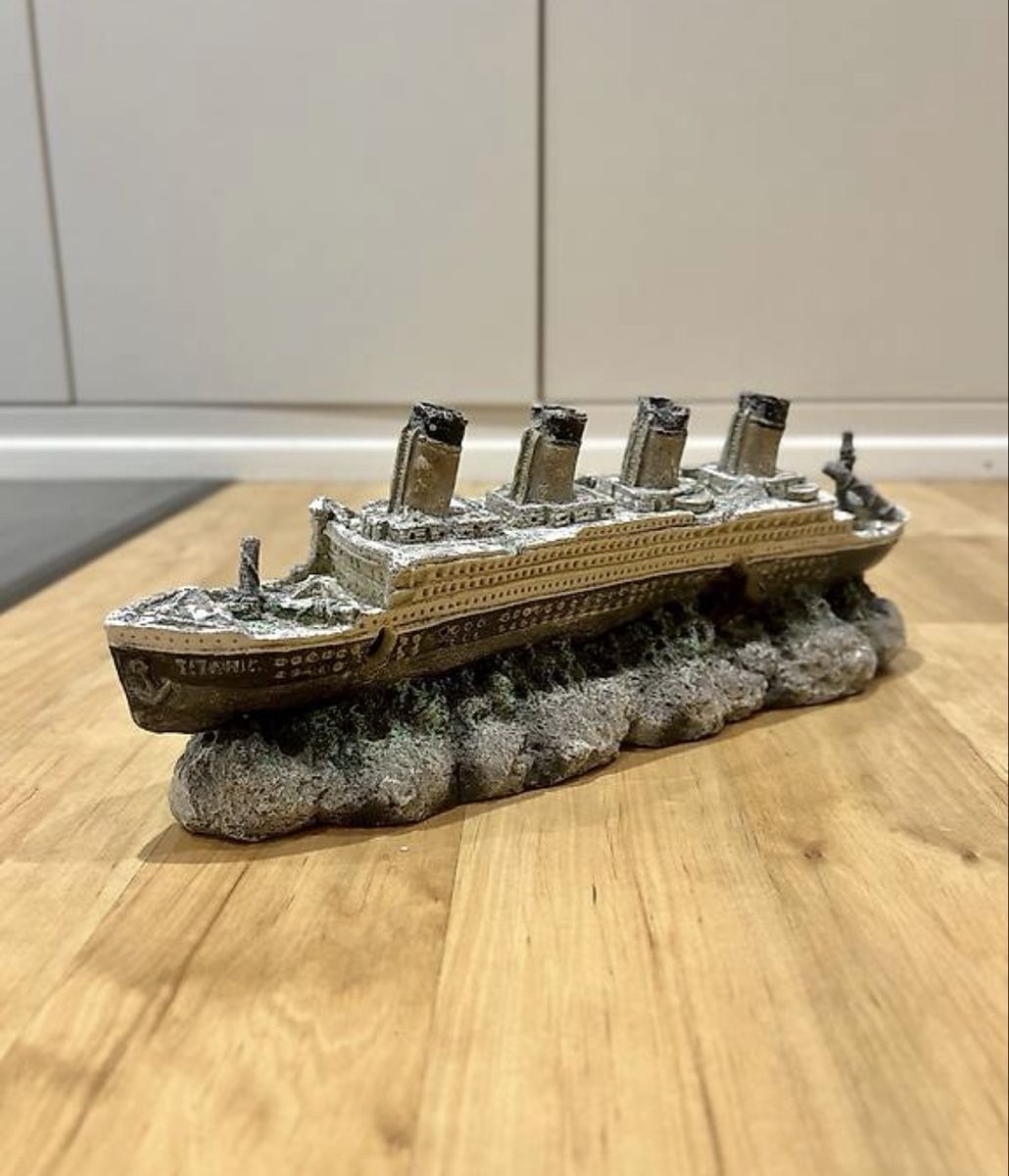 Alle Dekorationen: Aquarium Schiff (Deko) – Gebraucht aus Ebikon von may_vx87