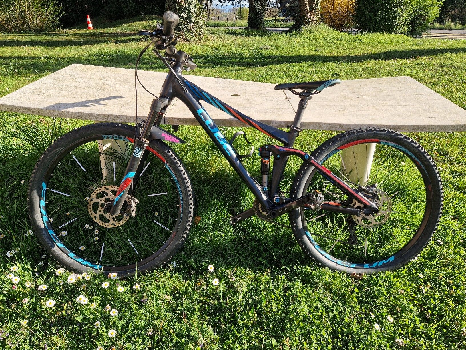 Cube Biciclette: VTT vélo Cube taille des roues 27.5 – Usato da Penthaz venduto da Sosotroc