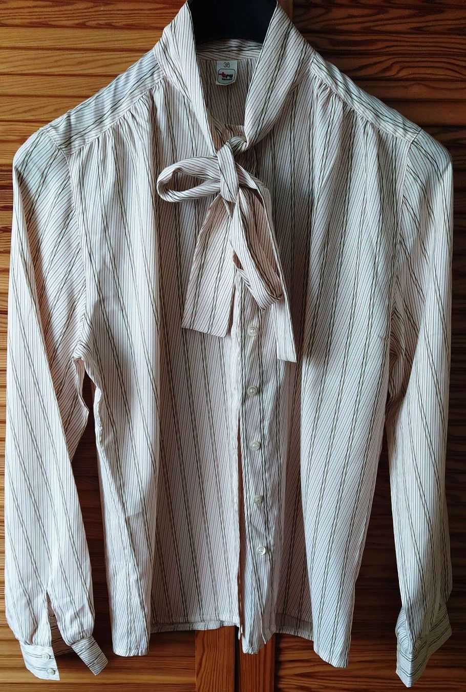 Camicette: Bluse mit Schleife, helles Beige in Grösse 36 – Nuovo (secondo la descrizione) da Zürich venduto da -italo- 3