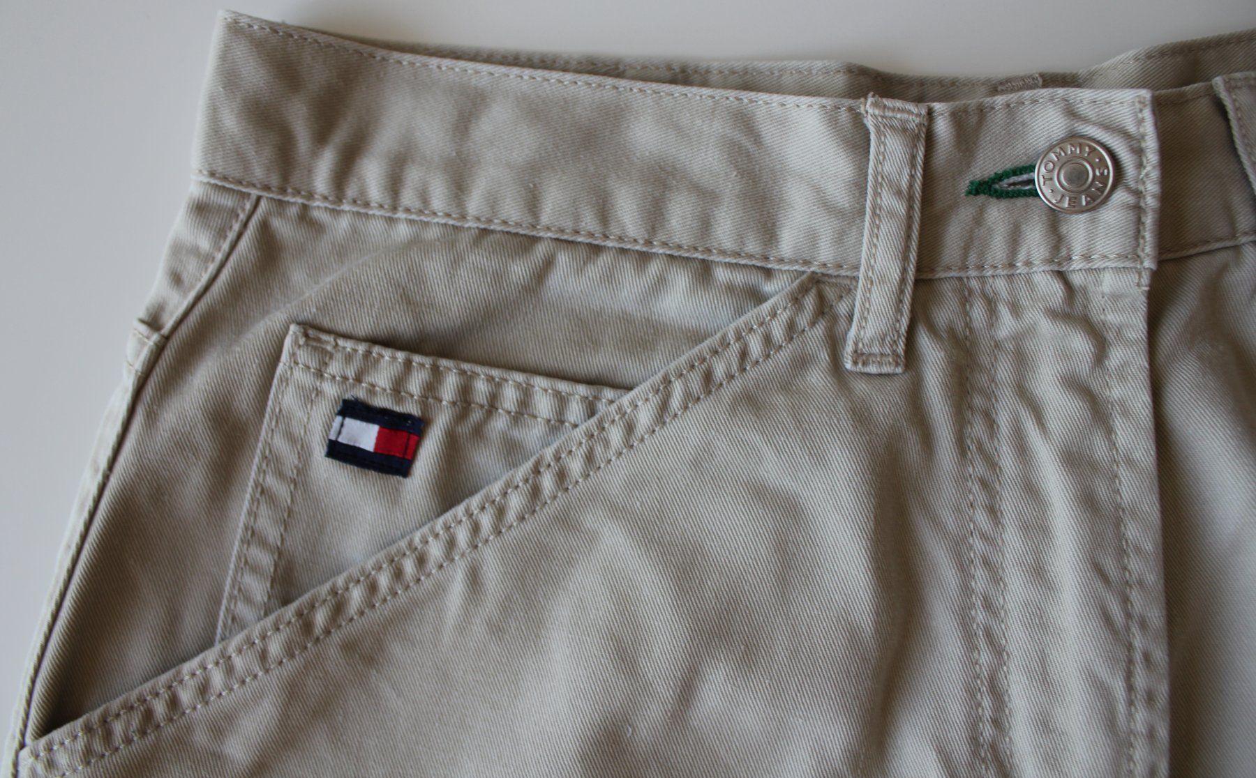 Tommy Hilfiger Gonne: Jupe Tommy Jeans  t. env. M – Usato da Peseux venduto da Gilloss 1