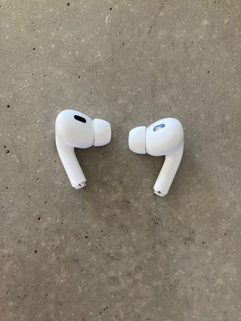 Apple Cuffie: APPLE Air Pods Pro 2 – Usato da Lausanne venduto da mr.v 4
