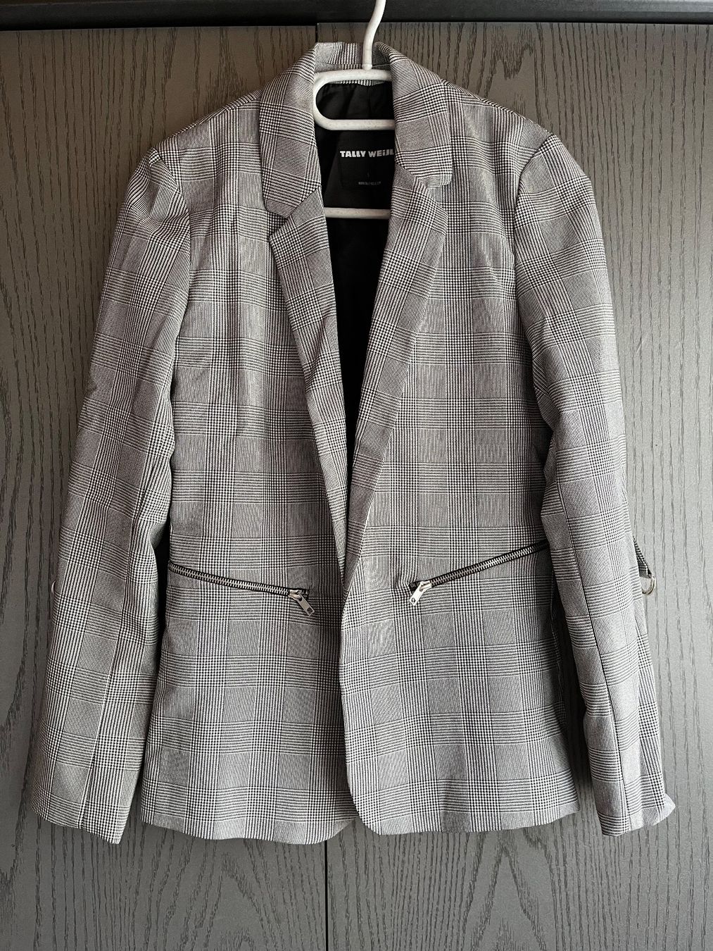 Tally Weijl Giacche: Blazer gris – Usato da Le Locle venduto da Ophelhugy