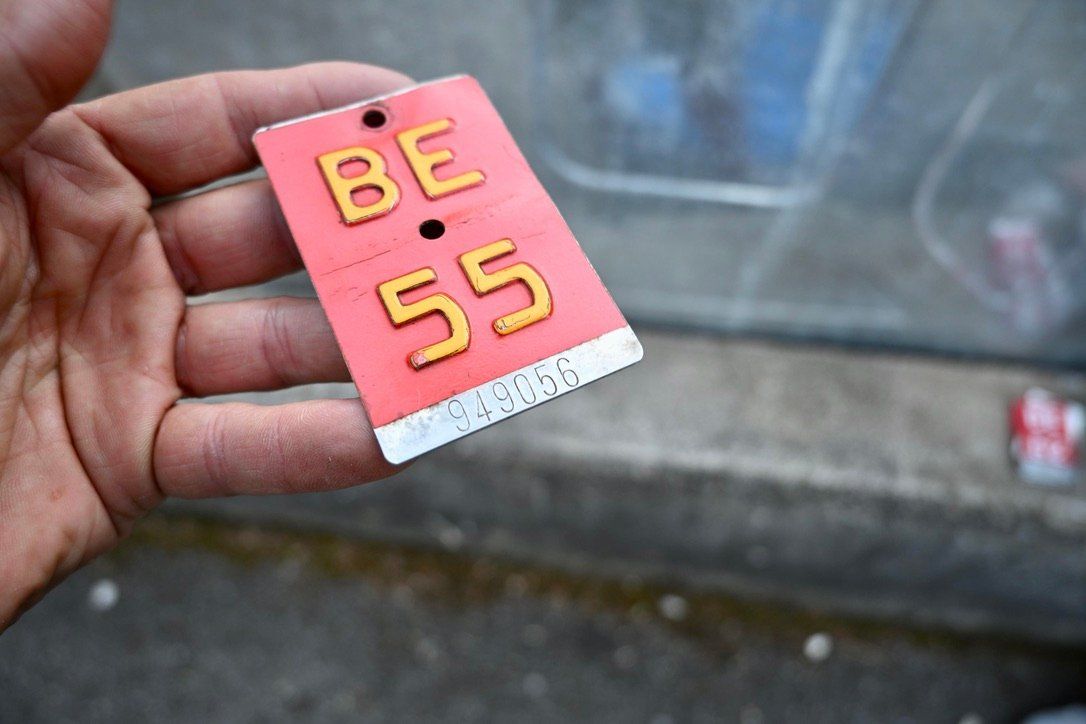 Insegne: Velonummer BE 55 von 1955 - Bern 949056 – Usato da Pfaffhausen venduto da mono_rec 9