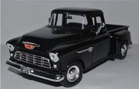 Chevrolet Modellautos: Chevrolet 5100 Stepside Pick Up 1955 schwarz       1:24 – Neu und originalverpackt aus Gerlafingen von espero88 6