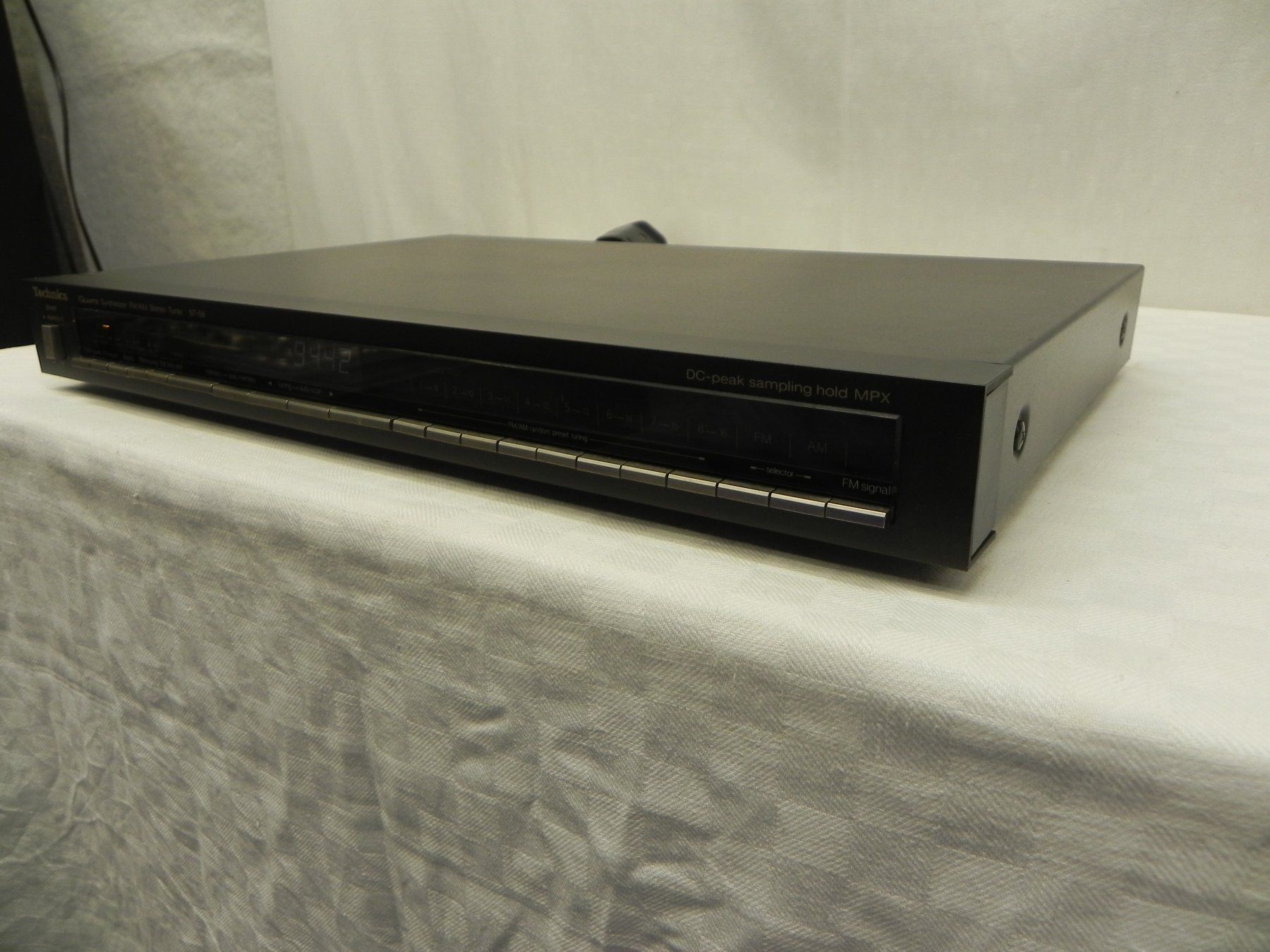 Technics Radio: Technics ST-S6 Tuner – Usato da Basel venduto da Life-Style-Art 3