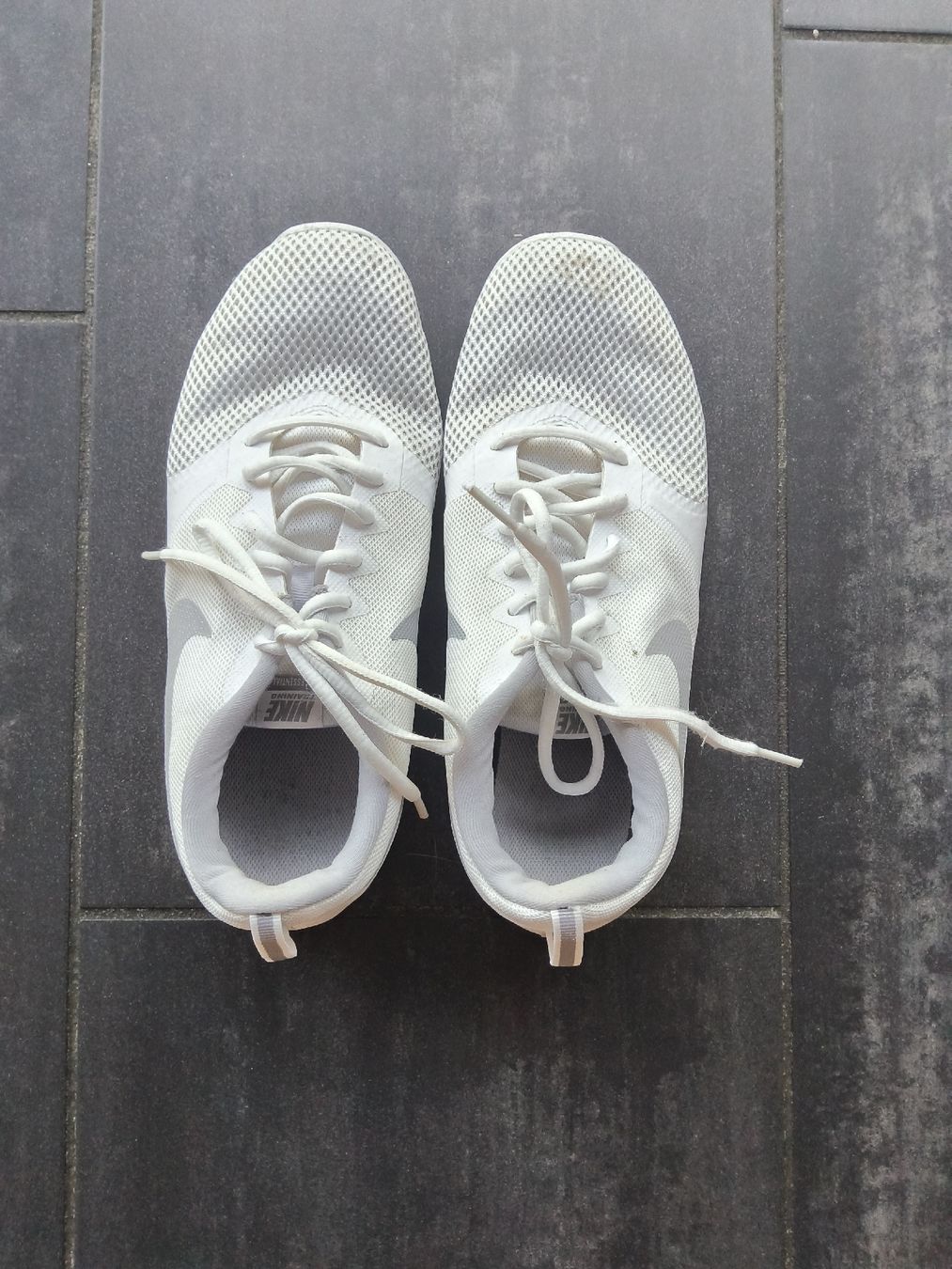 Nike Scarpe da uomo: baskets Nike taille 42 – Usato da Romont FR venduto da cat_j6ww