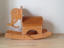 Schaukel-Elefant aus Schweizer Holz von Vivazzo (WTB)