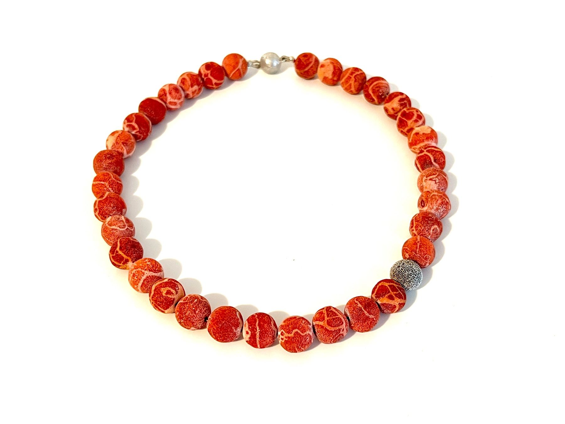 Colliers: Rote Korallen Halskette mit Sterling Silber – Neuf avec emballage d'origine à Rüschlikon par ThereseJewelryDesign 6