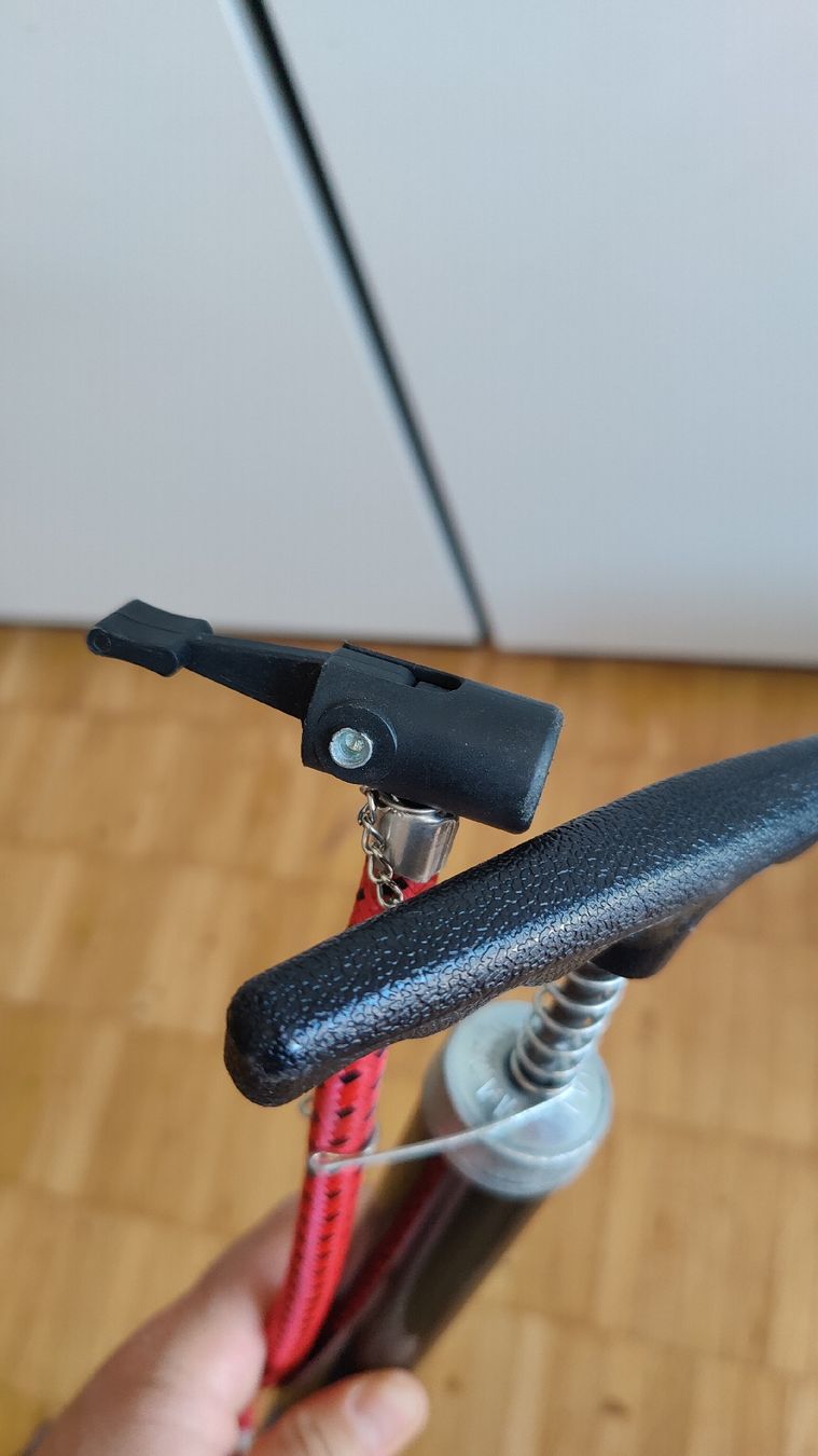 Pompe: Vintage Velopumpe, top (L11) – Usato da Aarau venduto da bro_9zsg 2