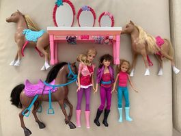 Barbie mit Schwestern gehen reiten