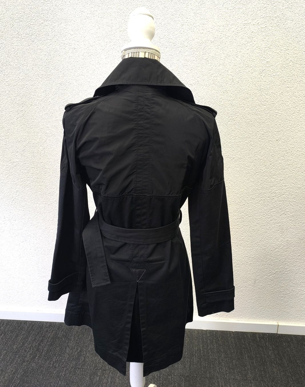 Stefanel Manteaux: Stefanel Trechcoat schwarz – D'occasion à Rüti ZH par Restwert_Rueti_ZH 2
