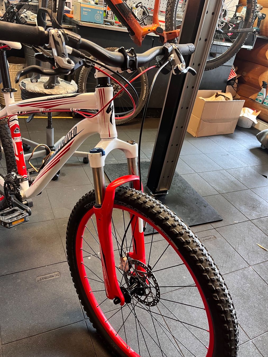 Specialized Vélos: Specialized Rockhopper SL – D'occasion à Lauterbrunnen par jul_5jfm 1