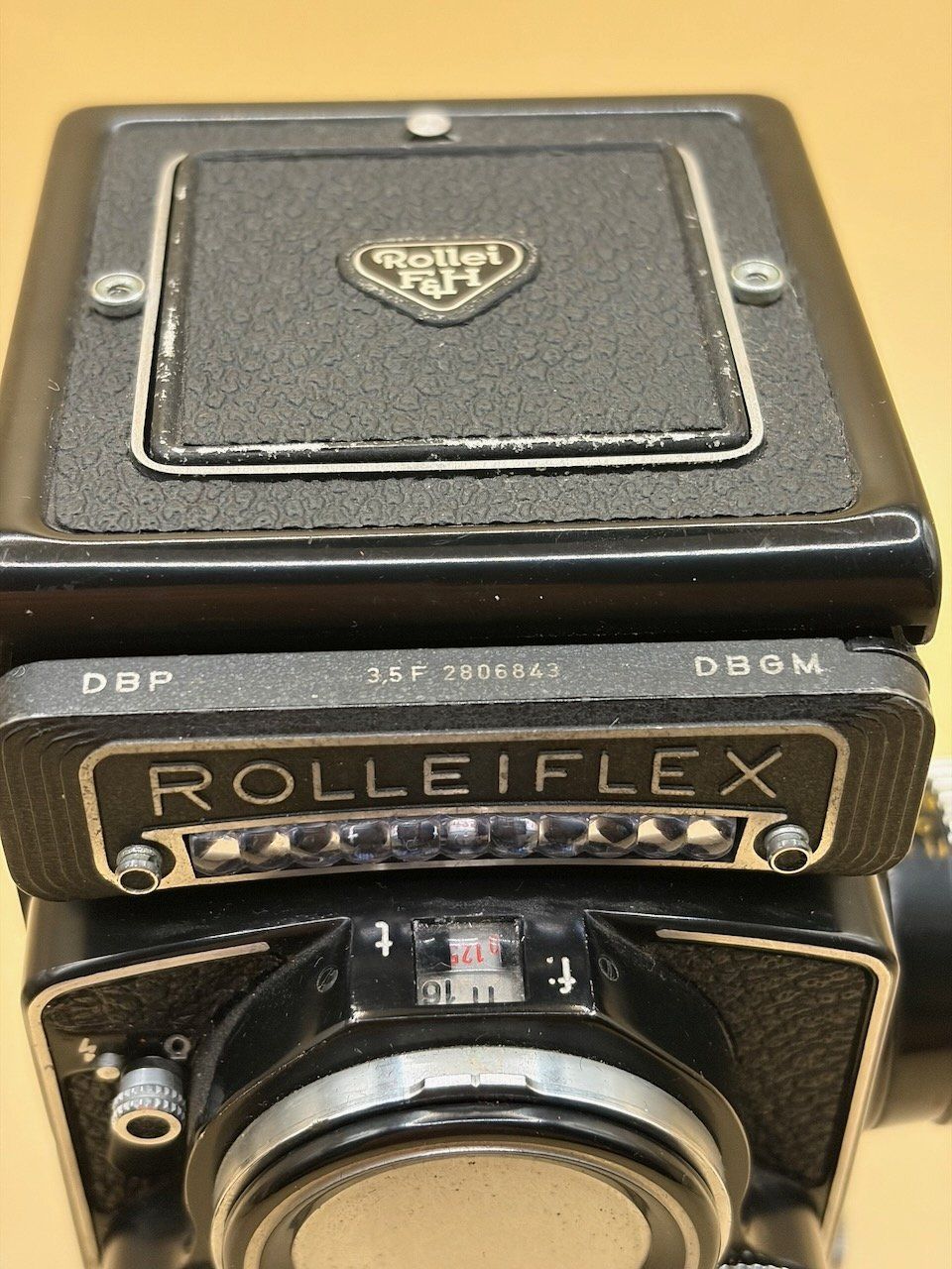 Rollei Fotocamera: Rolleiflex 3.5F Planar 75mm, Messer OK, Ledertasche – Usato da Biel/Bienne venduto da kiouk 1
