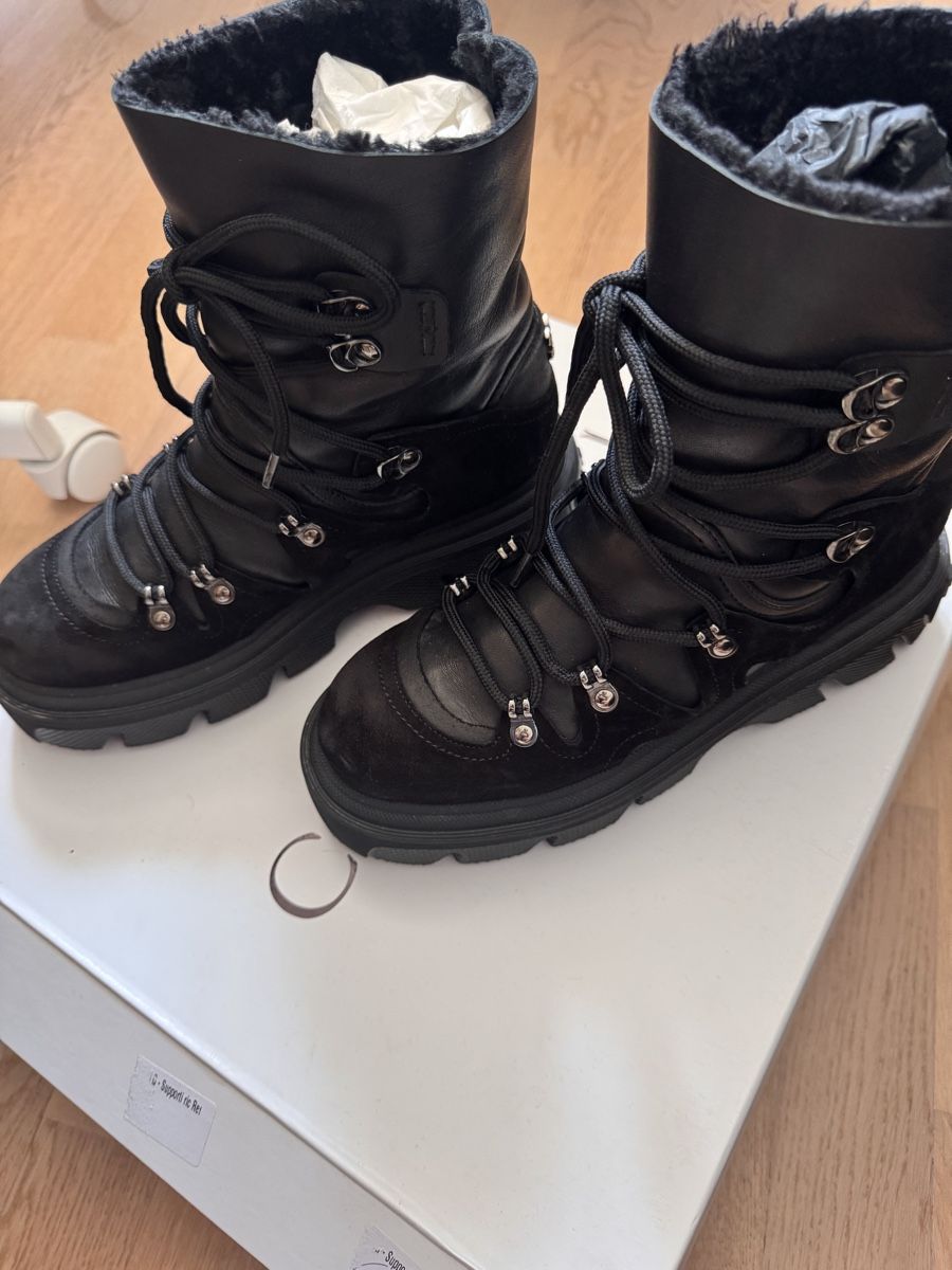 Scarpe da donna: Casadei Winterstiefel Gr. 38.5  last price – Nuovo (secondo la descrizione) da Münchenstein venduto da By.gabriela.v