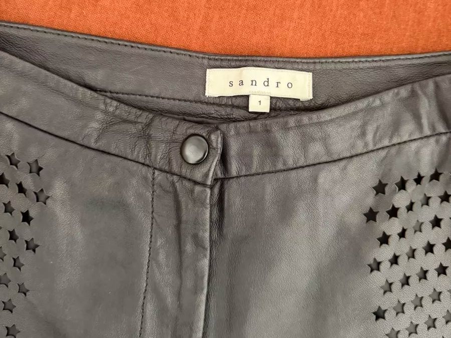 Sandro Hosen: SANDRO leather shorts XS/S – Gebraucht aus Steinhausen von Stylelene14 1