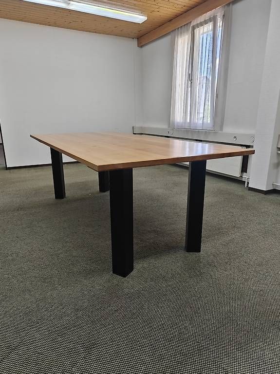 Tavoli: Nussbaumtisch – Usato da Gossau SG venduto da pag_pj7z 4
