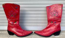 Superbes bottes country brodées MUSTANG en cuir rouge n.38