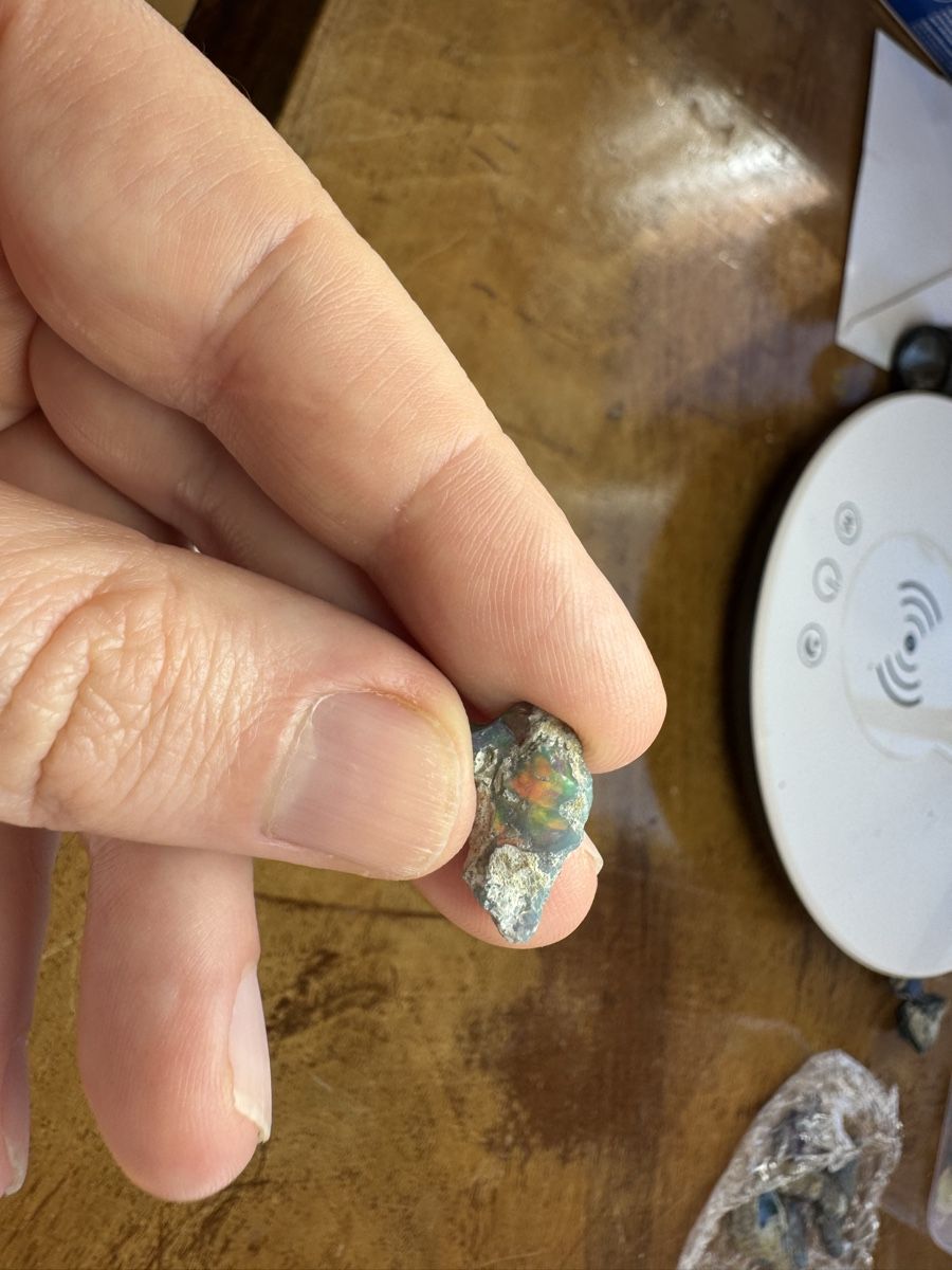 Pietre preziose: Äthiopischer schwarz Rohopal – Nuovo e nell'imballaggio originale da Wängi venduto da Horus90 1