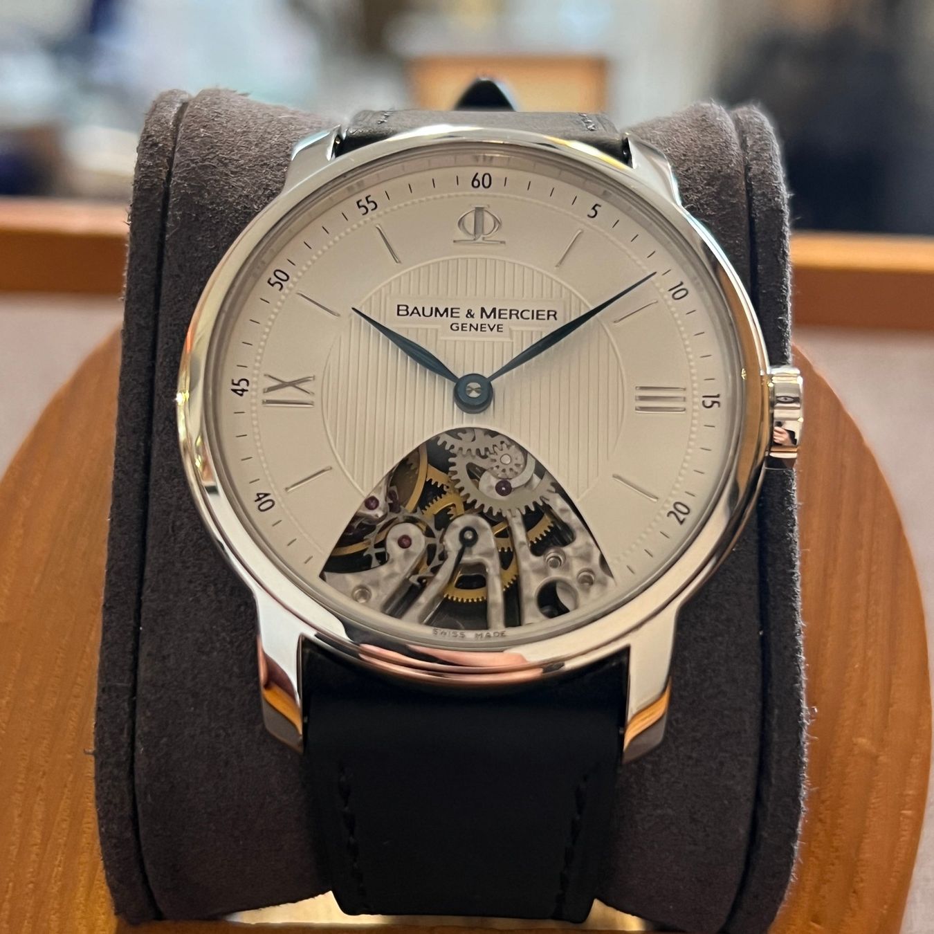 Baume & Mercier Montres: FLASH SALE Baume & Mercier Classima Executives Full Set MOA0 – D'occasion à Carouge GE par Watchaser
