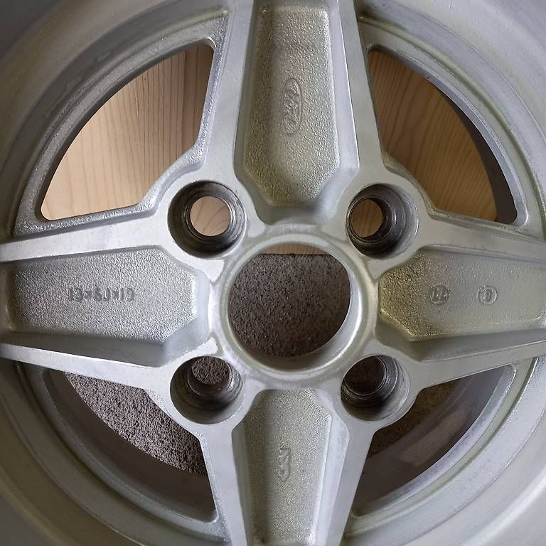 Ford Cerchioni: 4 RS Alufelgen 13" zu Ford Capri (Satz) – Usato da Belp venduto da hondacbr900 3