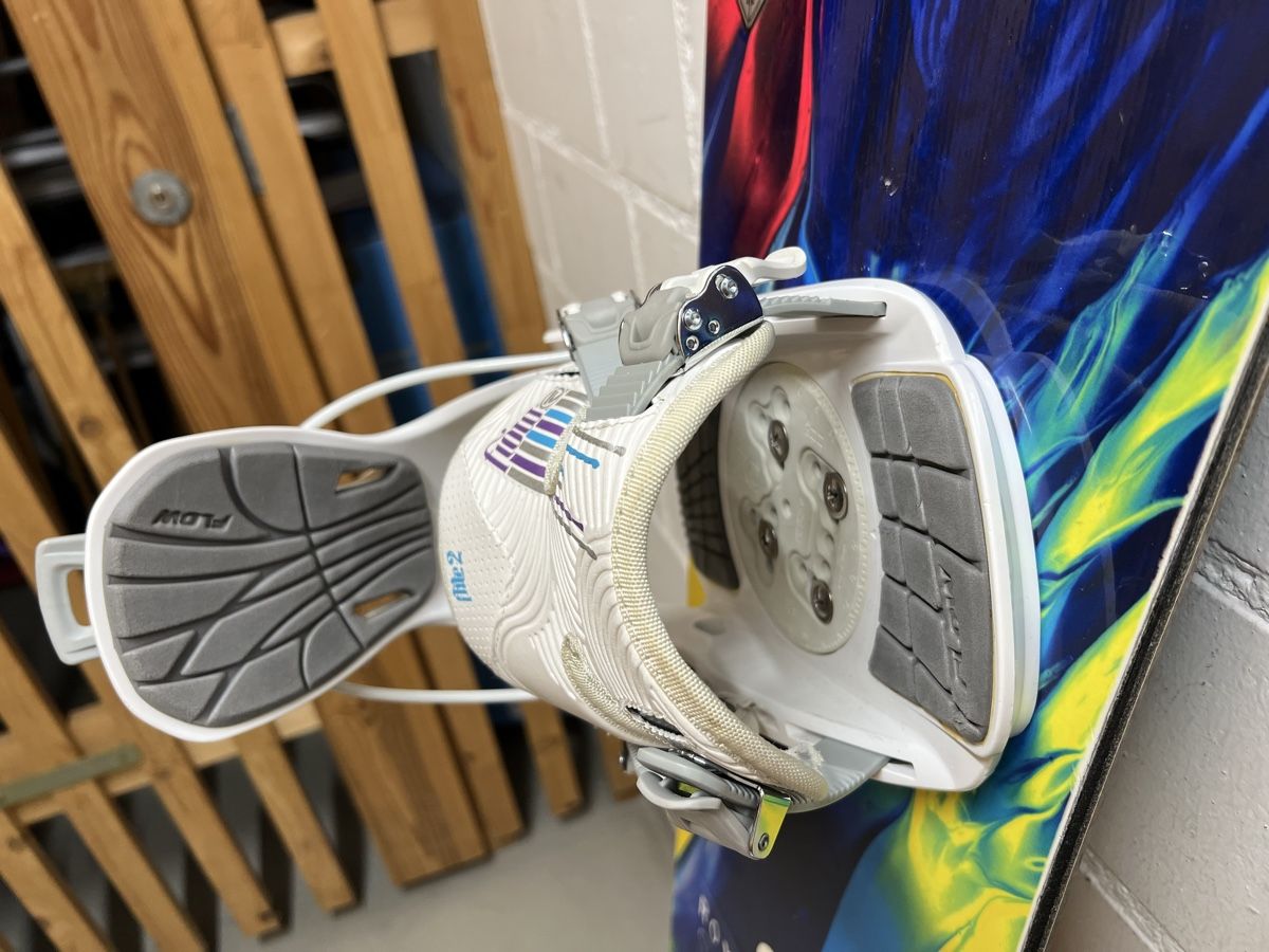 Roxy Board: Coolest snowboard on earth Roxy Banana Smooth EC2 + bindings – Usato da Watt venduto da rmt07 5