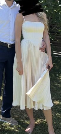 Kleid in Cremefarbe, Grösse S (eher klein geschnitten)