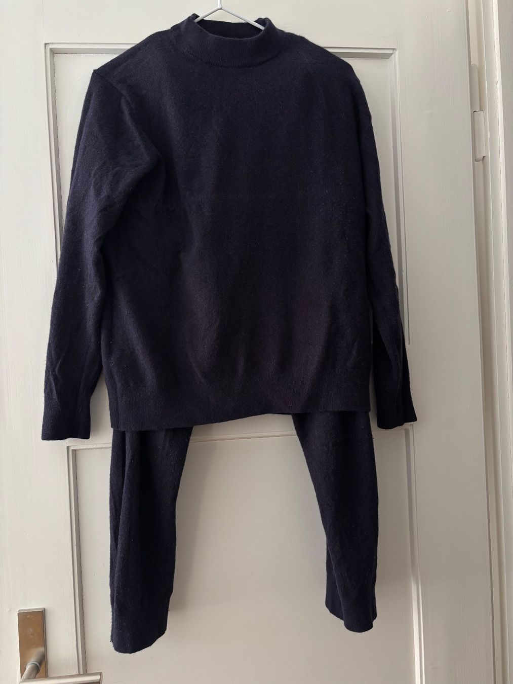 H&M Anzüge: H&M 100% Wolle Homewear Anzug – Gebraucht aus Zürich von jas_5mwh