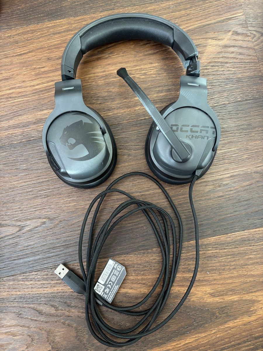 Roccat Cuffie: Roccat Khan AIMO Gaming Headset – Usato da Luzern venduto da Pflanzen-Mama