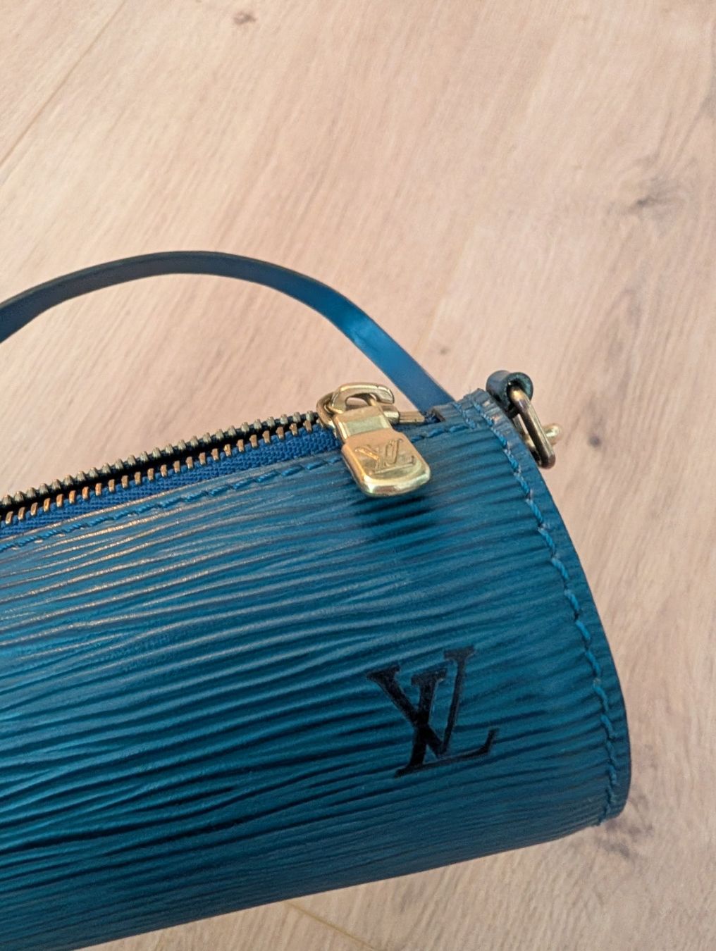 Louis Vuitton Borse da donna: Louis Vuitton Mini Soufflot Epi Blue – Nuovo (secondo la descrizione) da Schwerzenbach venduto da may_5qnm 4