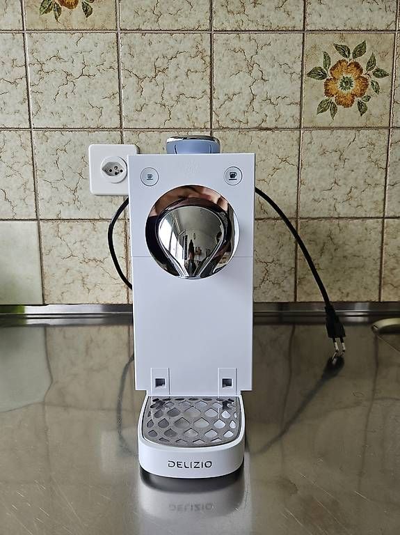 Delizio Kaffeemaschinen & Espressomaschinen: Machine à café à capsules Delizio – Gebraucht aus Sion von isa_line02