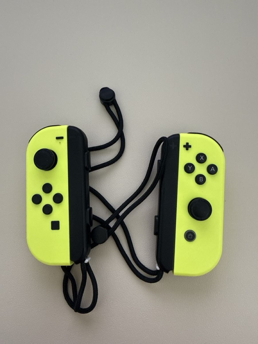 Nintendo Controller: Nintendo Switch Joy-Con Neon Gelb – Usato da Steinach venduto da Giusep7