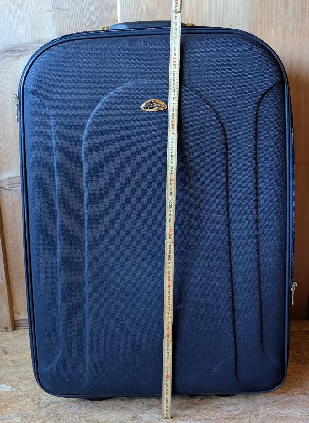 Valises de voyage: Grosser Rollkoffer (gratis) – D'occasion à Brülisau par Maelli