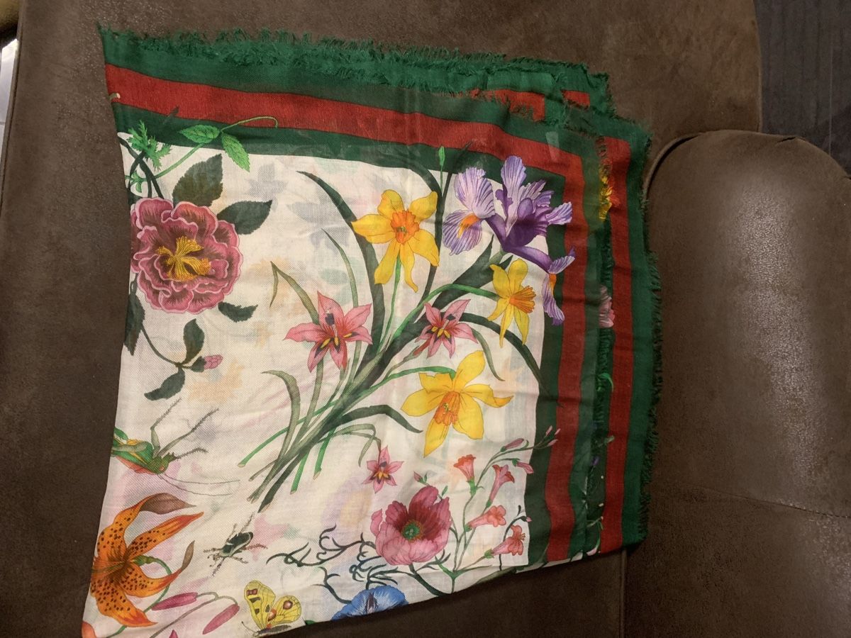 Gucci Foulards, Tücher & Schals: Gucci Foulard  – Gebraucht aus Bergdietikon von zor_856j 5
