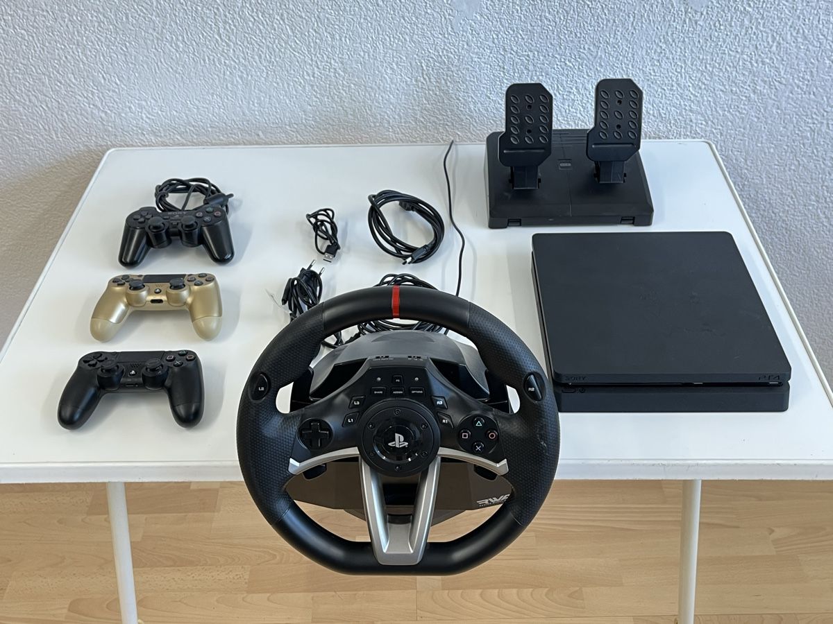 Sony Console: Playstation 4 mit Lenkrad, Pedalen und 3 Controller – Usato da Horgen venduto da Grizzly83 6