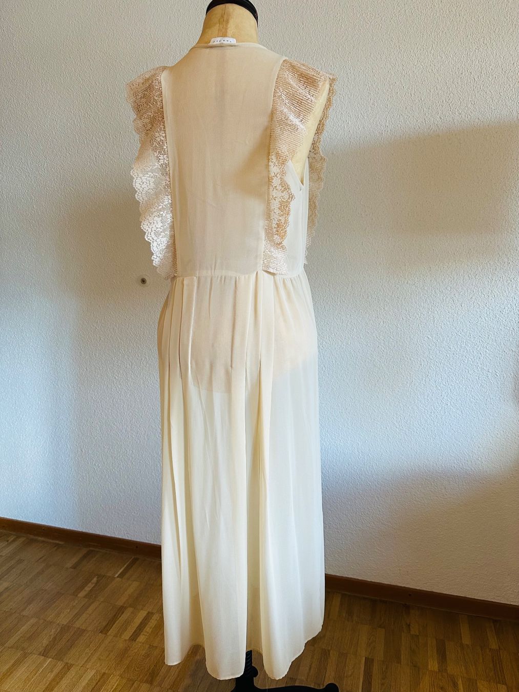 Sandro Vestiti: Sandro Kleid- Beige gr. 38 – Nuovo (secondo la descrizione) da Bern venduto da Marie_B21 4