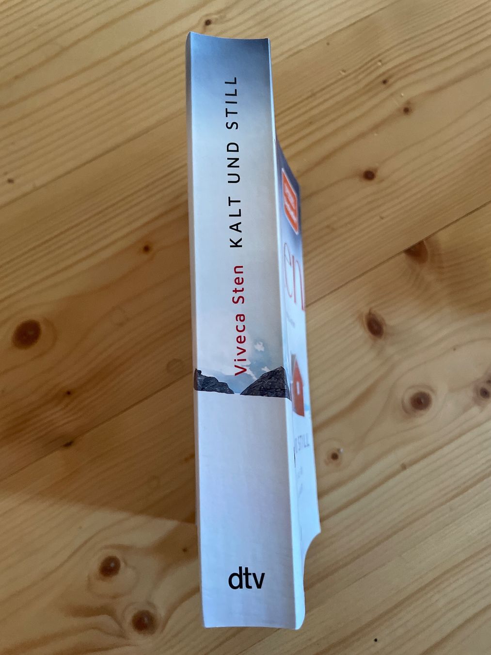 Libri: Viveca Sten - Kalt und still – Nuovo (secondo la descrizione) da Buch am Irchel venduto da CaNoW 2