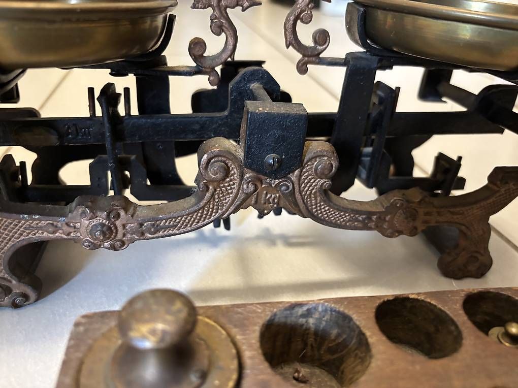 Waagen und Gewichte: Balance à contrepoids ancienne  – Gebraucht aus Vevey von cat_tw2s 3