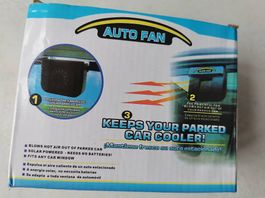 Auto Ventilator solar am Fenster befestigt