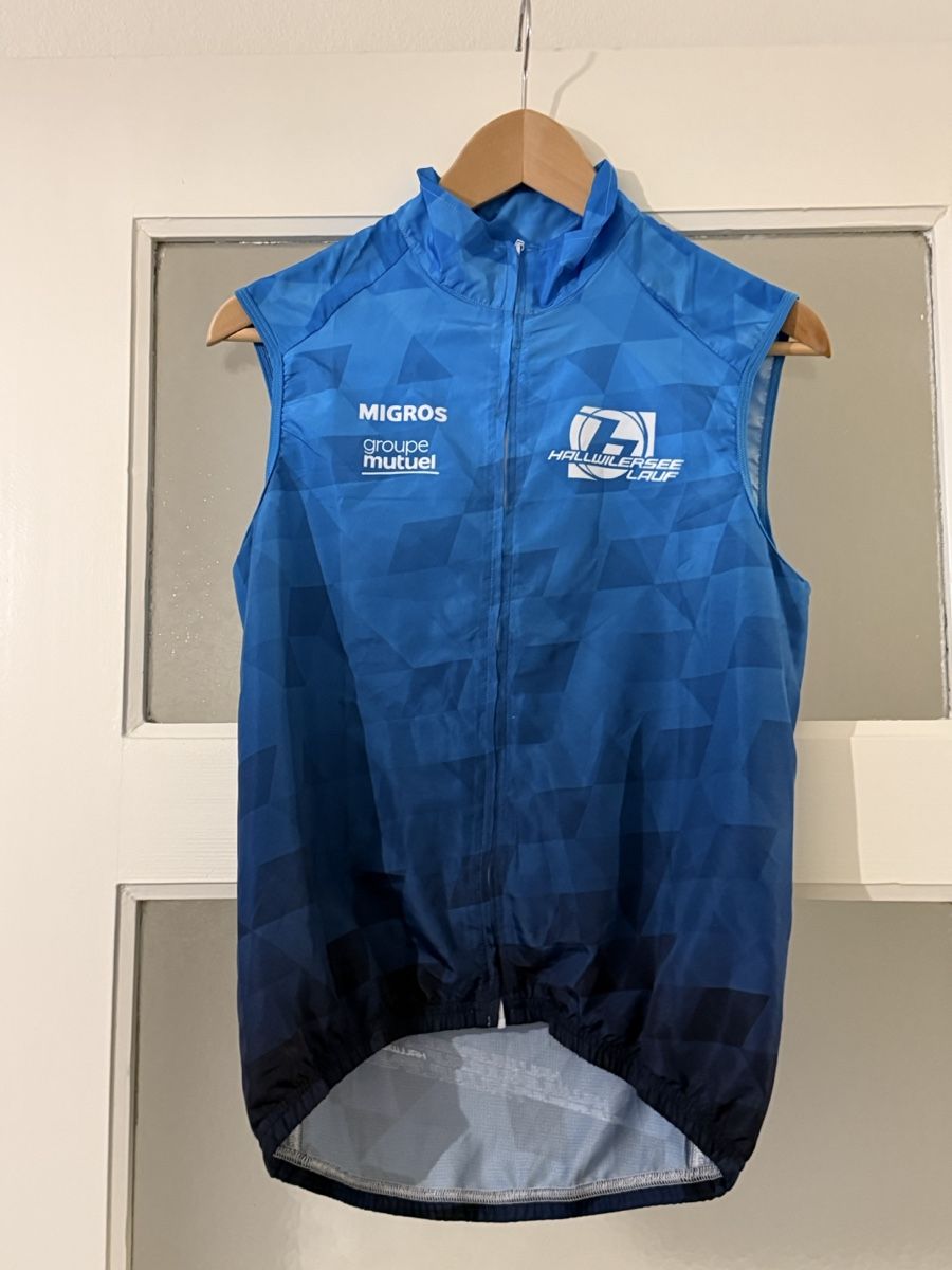 Gilets & Westen: Hallwilerseelauf Laufweste, Grösse S – Neu (gemäss Beschreibung) aus Basel von zukk_