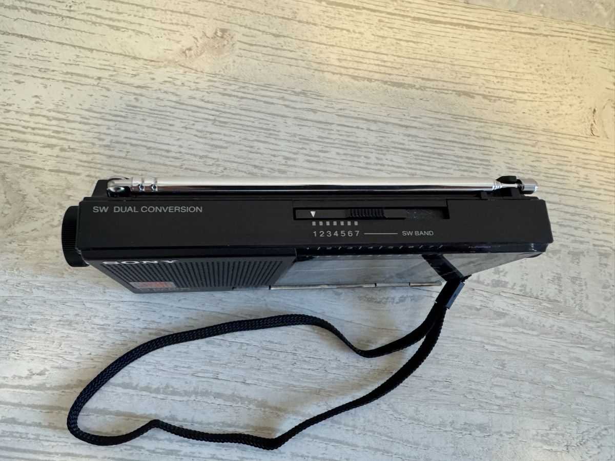 Sony Radio: Sony icf-5100 radio – Usato da Zunzgen venduto da milesdavis76 5