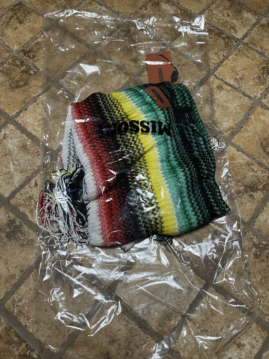 Missoni Foulard & Sciarpe: Chic Sciarpa Missoni originale,nuova -etichetta,multicolore – Nuovo e nell'imballaggio originale da Gordevio venduto da LanaZimm 3