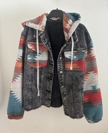 Jeansjacke mit Ethno-Muster Grösse L
