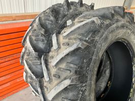 2 hintere Pneu 16.9 R30